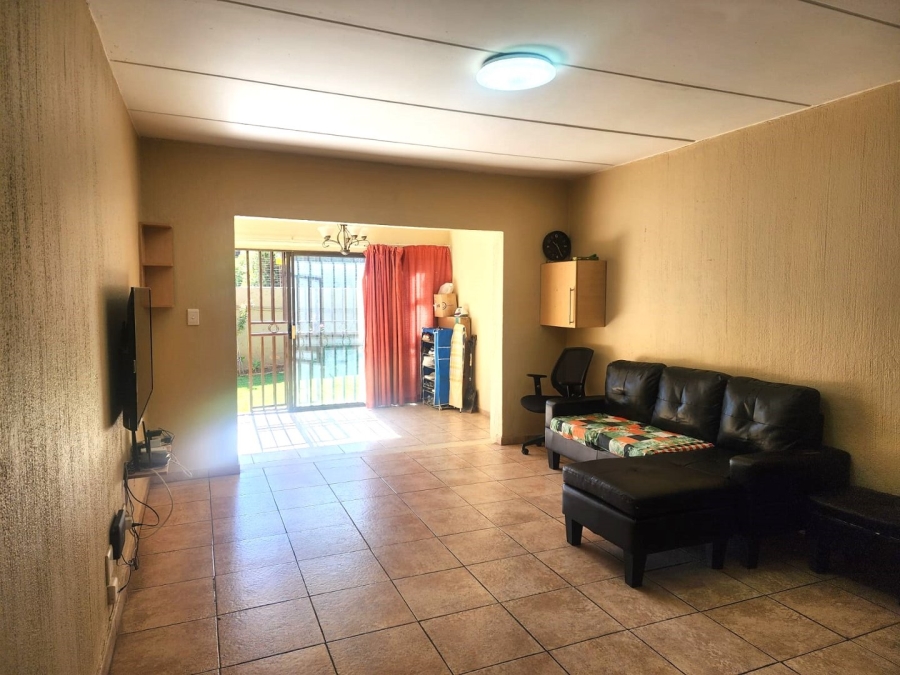 2 Bedroom Property for Sale in Vorna Valley Gauteng