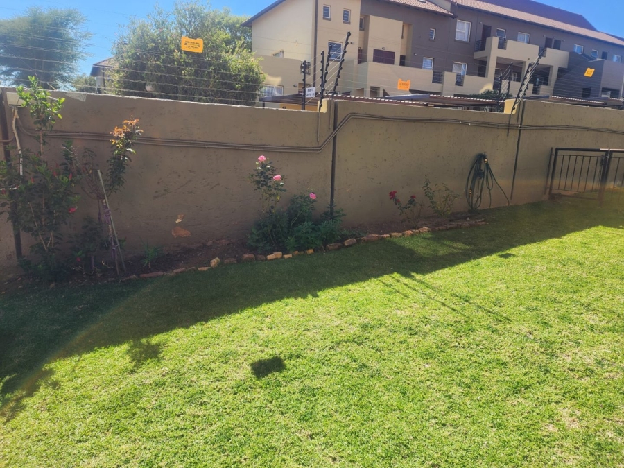 2 Bedroom Property for Sale in Vorna Valley Gauteng