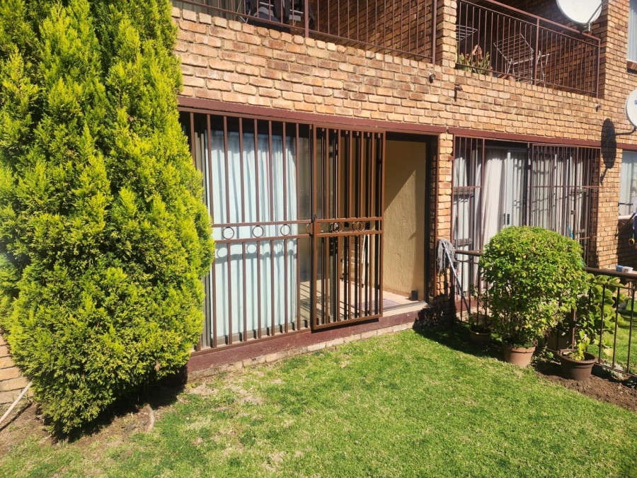 2 Bedroom Property for Sale in Vorna Valley Gauteng