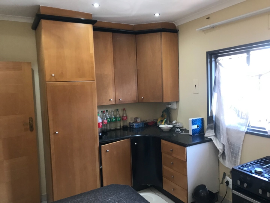 8 Bedroom Property for Sale in Lenasia Ext 5 Gauteng