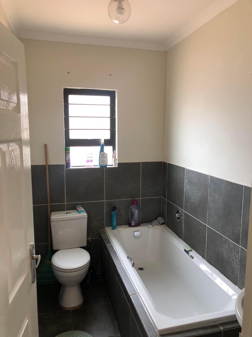 2 Bedroom Property for Sale in Chloorkop Gauteng