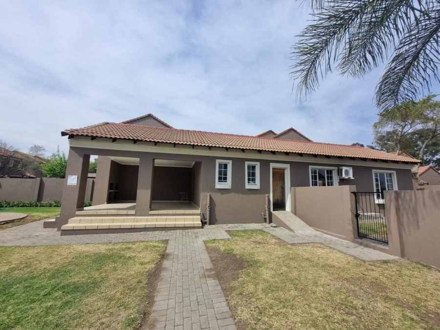 2 Bedroom Property for Sale in Vorna Valley Gauteng