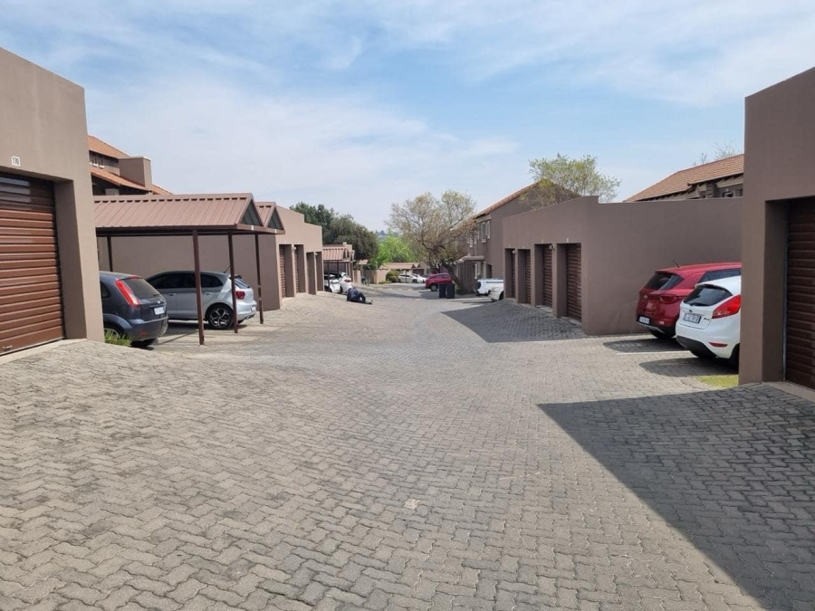 2 Bedroom Property for Sale in Vorna Valley Gauteng