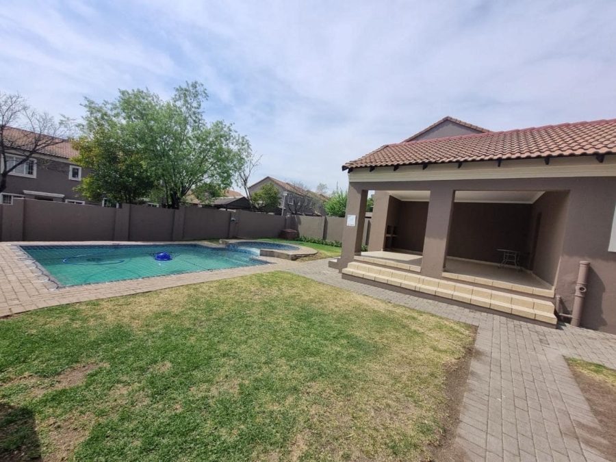 2 Bedroom Property for Sale in Vorna Valley Gauteng