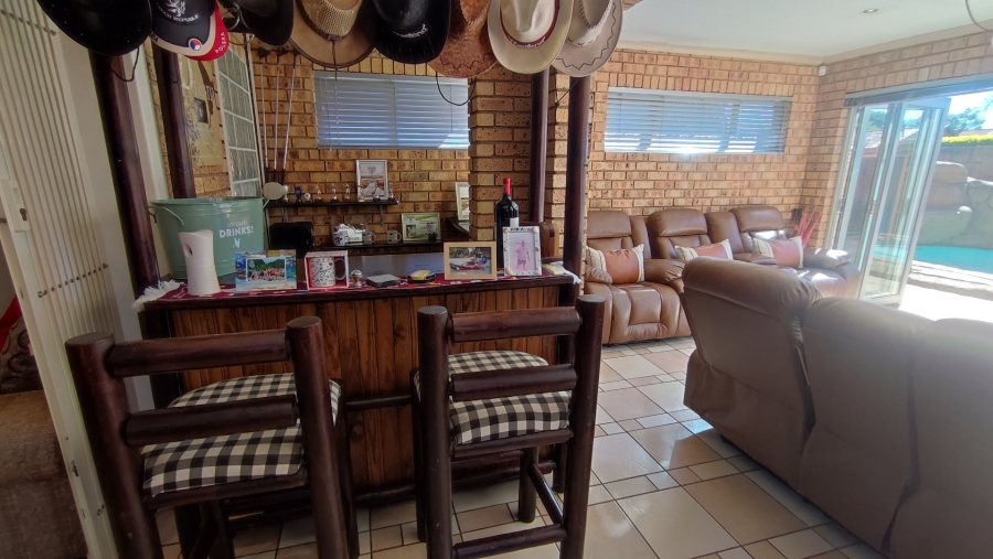 3 Bedroom Property for Sale in Rooihuiskraal North Gauteng