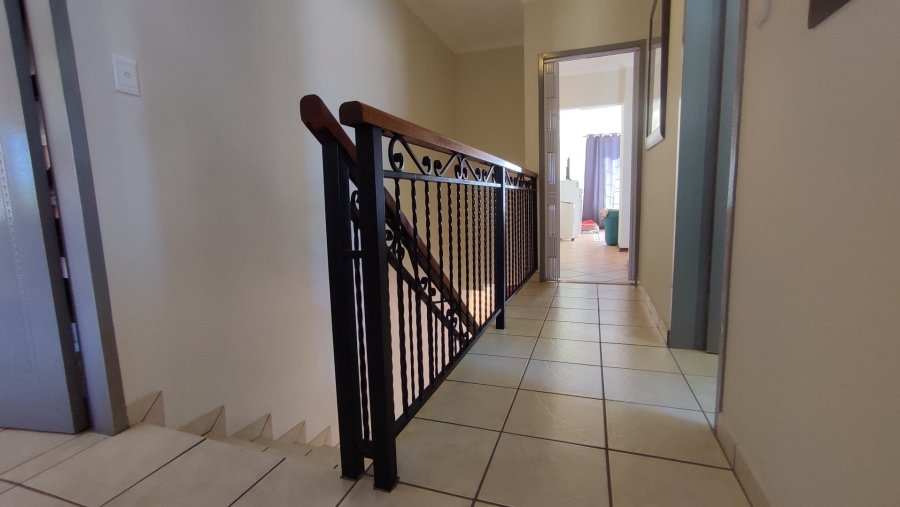 3 Bedroom Property for Sale in Rooihuiskraal North Gauteng