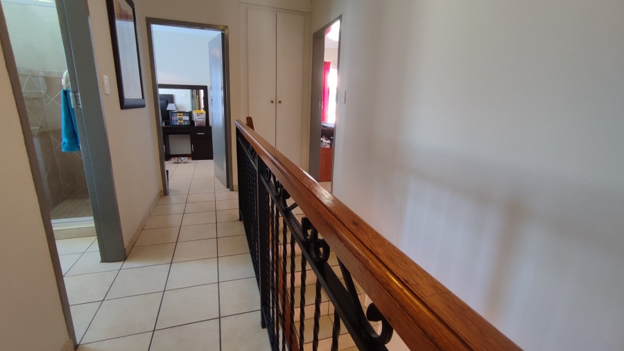 3 Bedroom Property for Sale in Rooihuiskraal North Gauteng