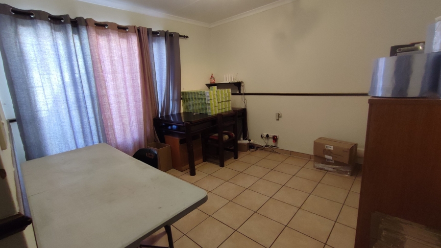 3 Bedroom Property for Sale in Rooihuiskraal North Gauteng