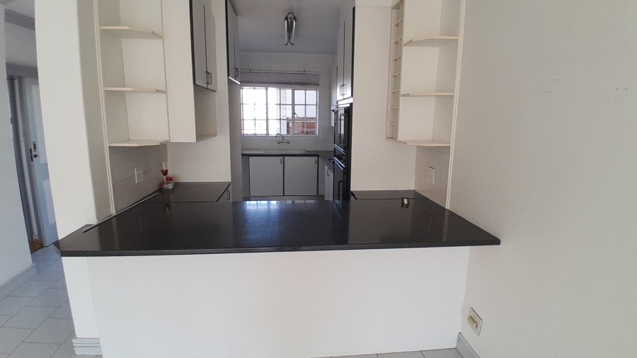 To Let 2 Bedroom Property for Rent in Die Hoewes Gauteng