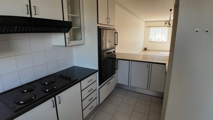 To Let 2 Bedroom Property for Rent in Die Hoewes Gauteng