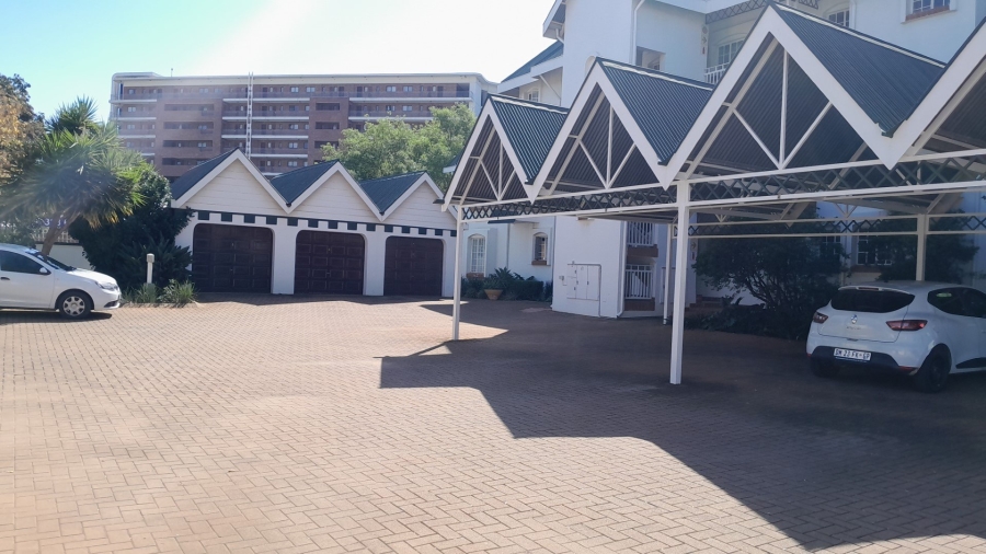 To Let 2 Bedroom Property for Rent in Die Hoewes Gauteng