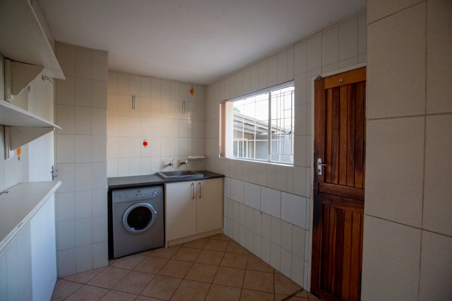 To Let 4 Bedroom Property for Rent in Simba Gauteng