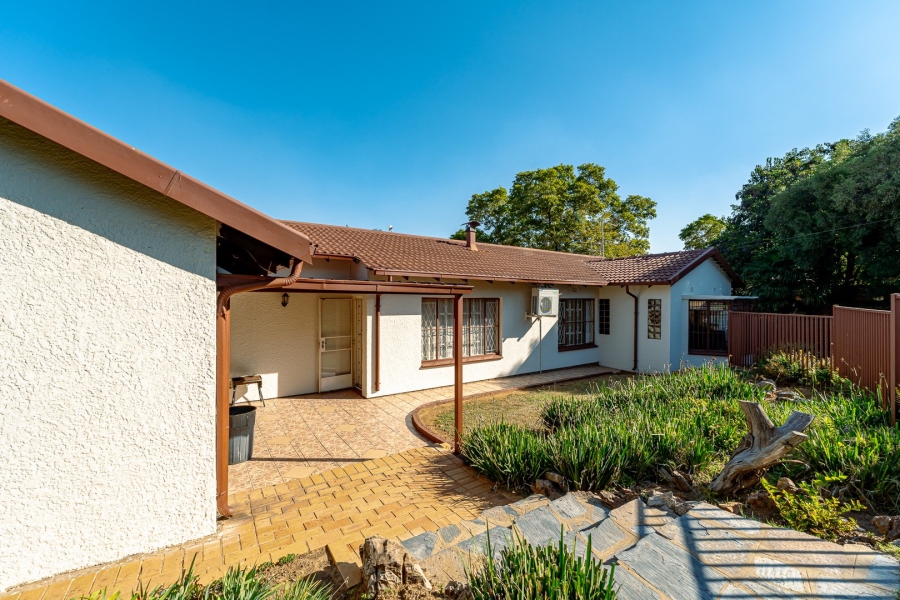 4 Bedroom Property for Sale in Fleurhof Gauteng