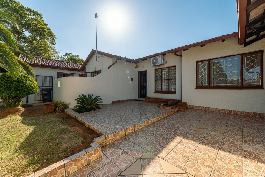 4 Bedroom Property for Sale in Fleurhof Gauteng