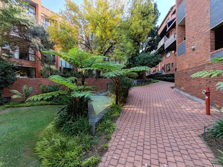 2 Bedroom Property for Sale in Atholl Gardens Gauteng