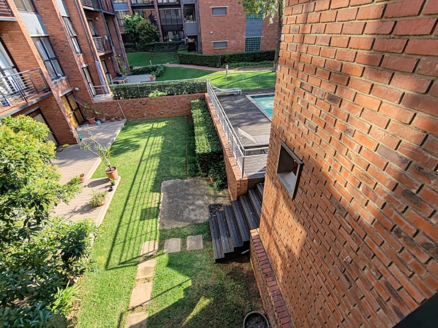 2 Bedroom Property for Sale in Atholl Gardens Gauteng