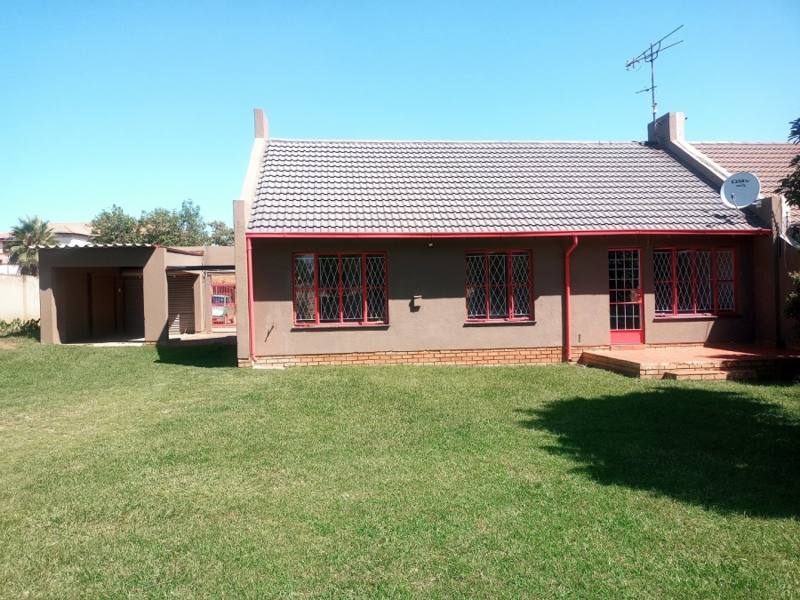 To Let 3 Bedroom Property for Rent in Noordwyk Gauteng