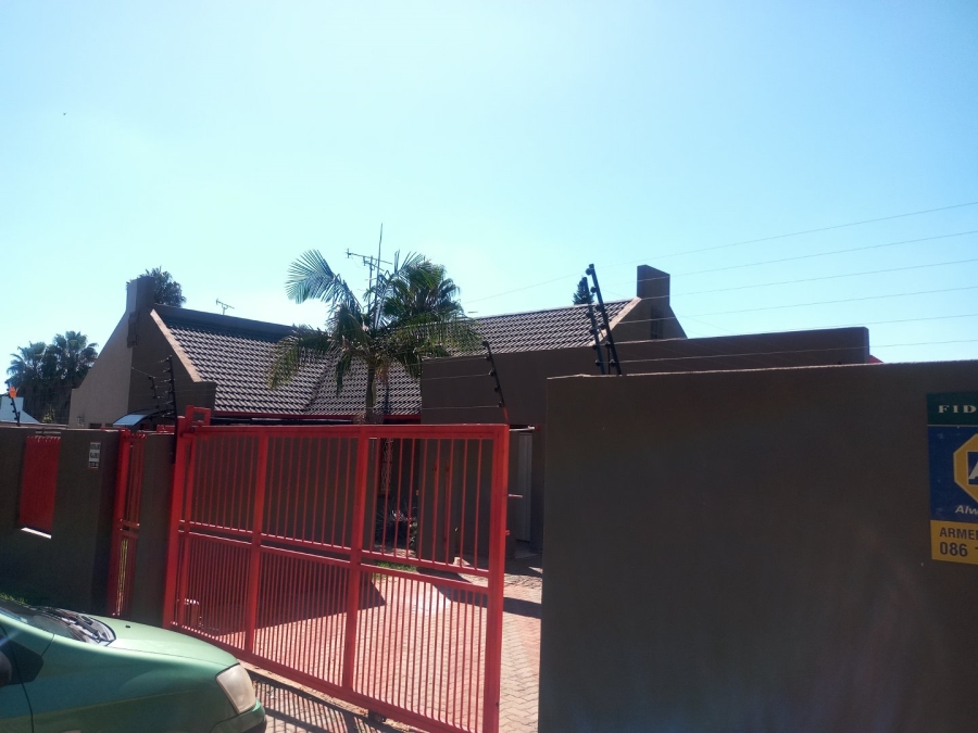 To Let 3 Bedroom Property for Rent in Noordwyk Gauteng