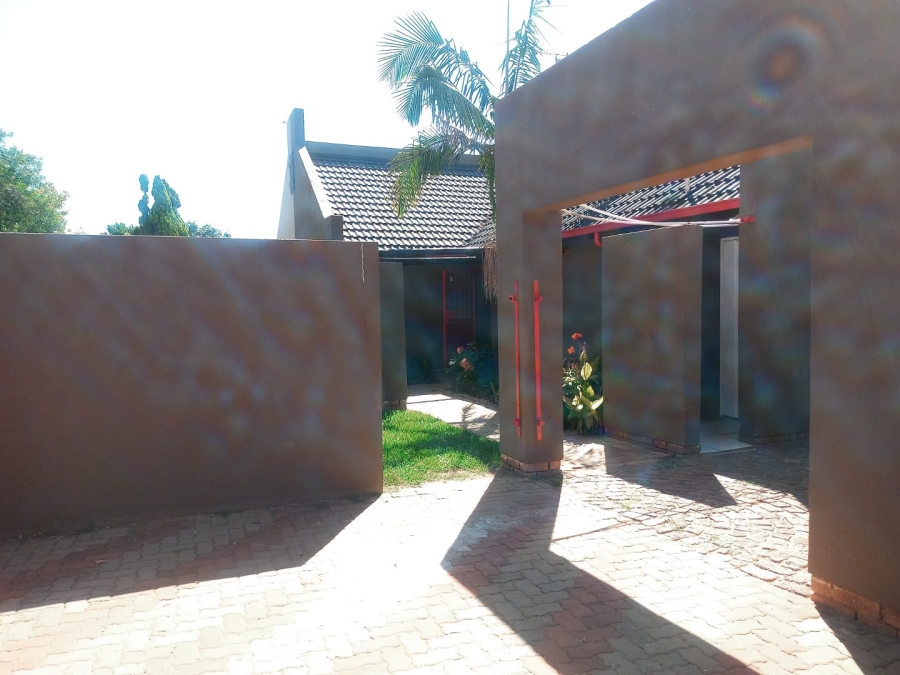 To Let 3 Bedroom Property for Rent in Noordwyk Gauteng