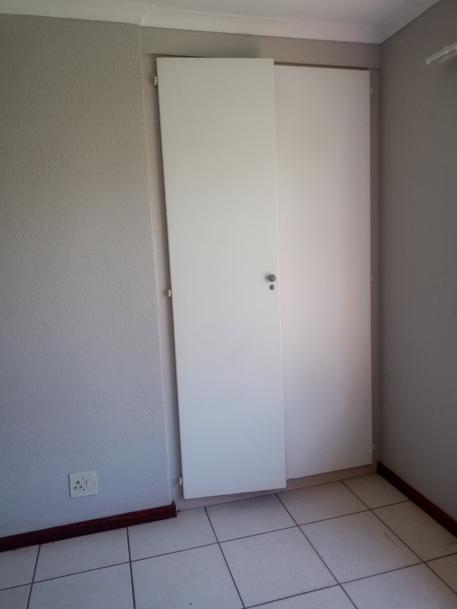 To Let 3 Bedroom Property for Rent in Noordwyk Gauteng