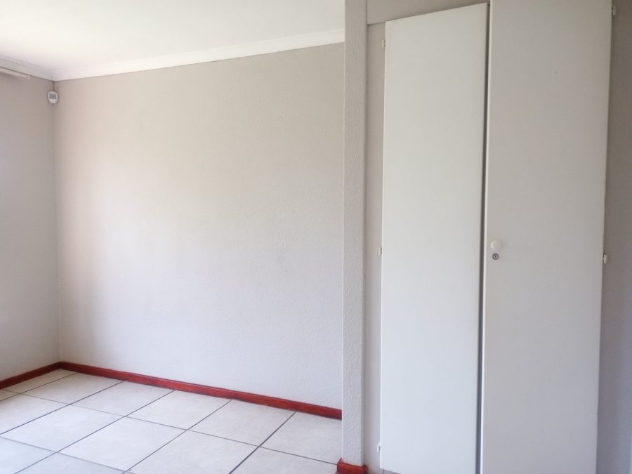 To Let 3 Bedroom Property for Rent in Noordwyk Gauteng