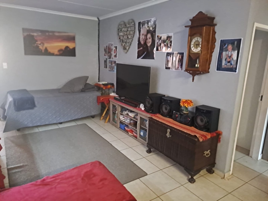 2 Bedroom Property for Sale in Greenhills Gauteng