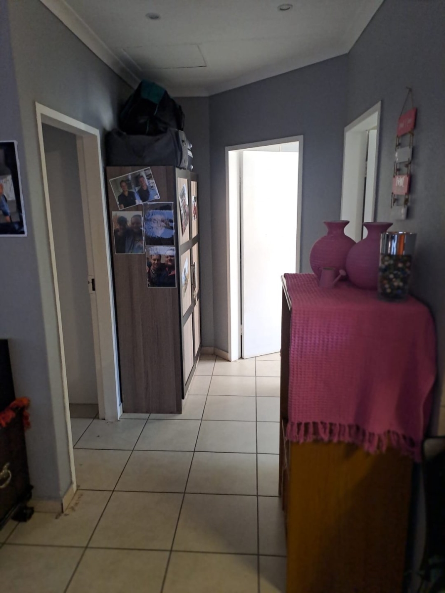 2 Bedroom Property for Sale in Greenhills Gauteng