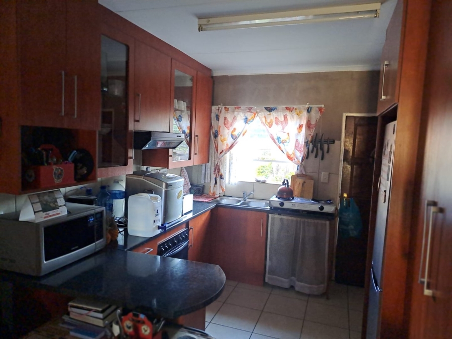 2 Bedroom Property for Sale in Greenhills Gauteng