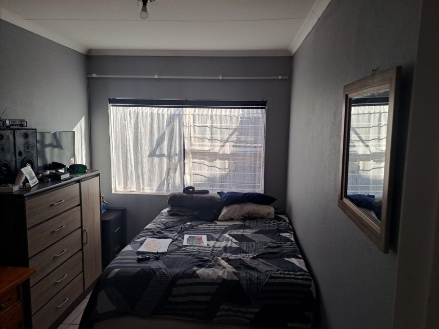 2 Bedroom Property for Sale in Greenhills Gauteng