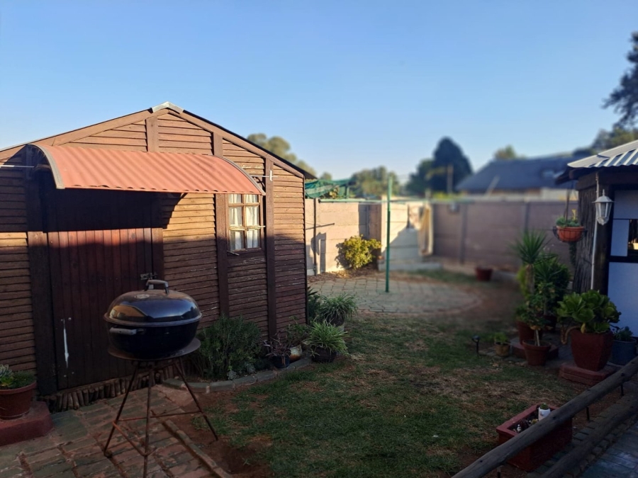 2 Bedroom Property for Sale in Greenhills Gauteng