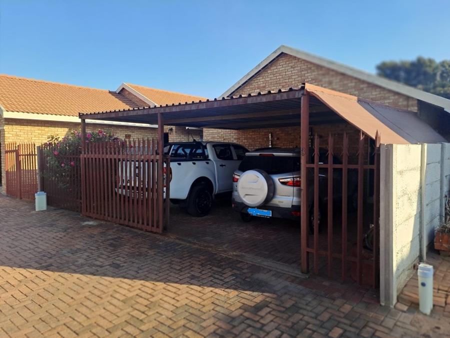 2 Bedroom Property for Sale in Greenhills Gauteng