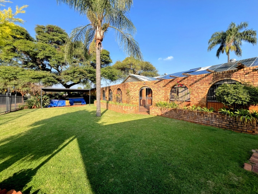 3 Bedroom Property for Sale in Waverley Gauteng