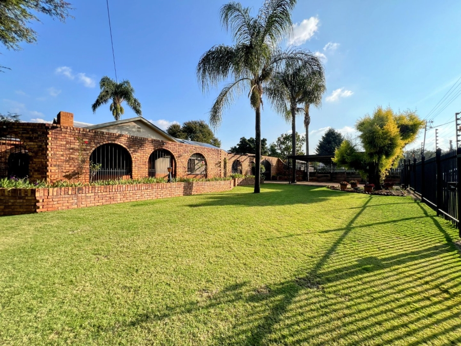 3 Bedroom Property for Sale in Waverley Gauteng