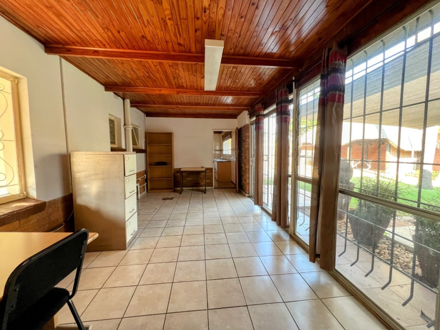 3 Bedroom Property for Sale in Waverley Gauteng