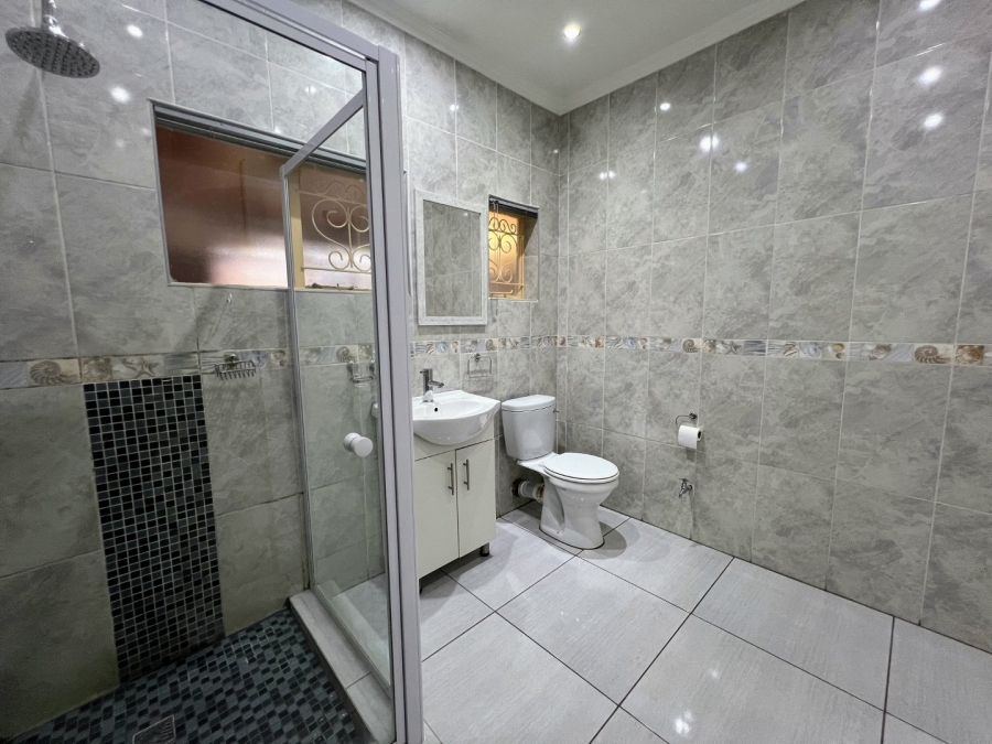 3 Bedroom Property for Sale in Waverley Gauteng