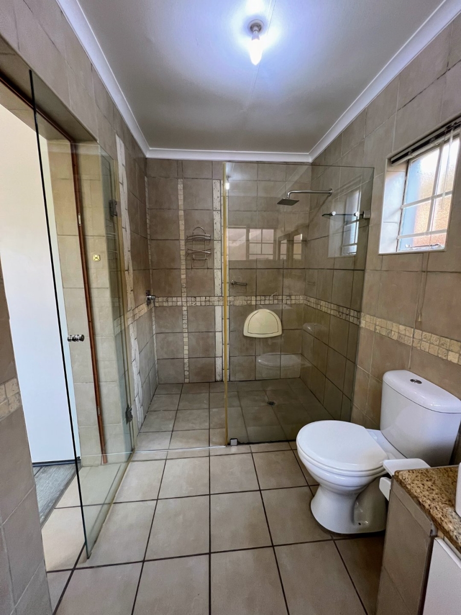 3 Bedroom Property for Sale in Waverley Gauteng