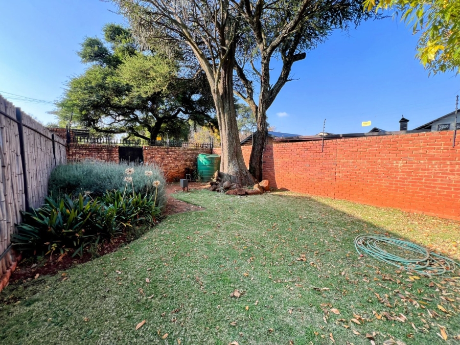 3 Bedroom Property for Sale in Waverley Gauteng