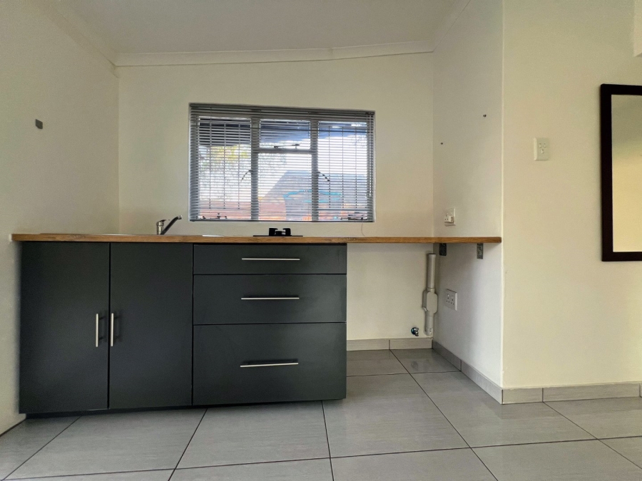 3 Bedroom Property for Sale in Waverley Gauteng