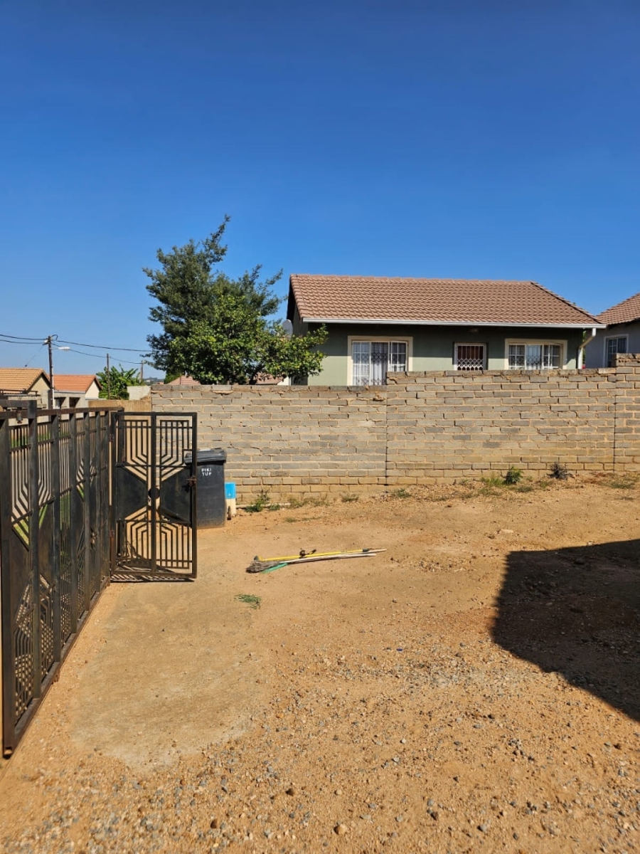 2 Bedroom Property for Sale in Cosmo City Gauteng