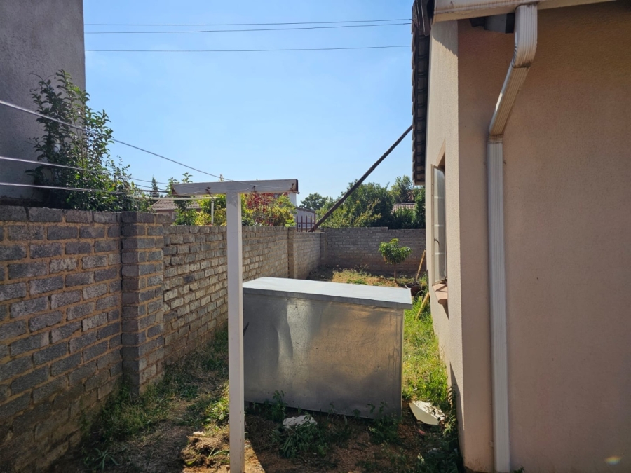 2 Bedroom Property for Sale in Cosmo City Gauteng