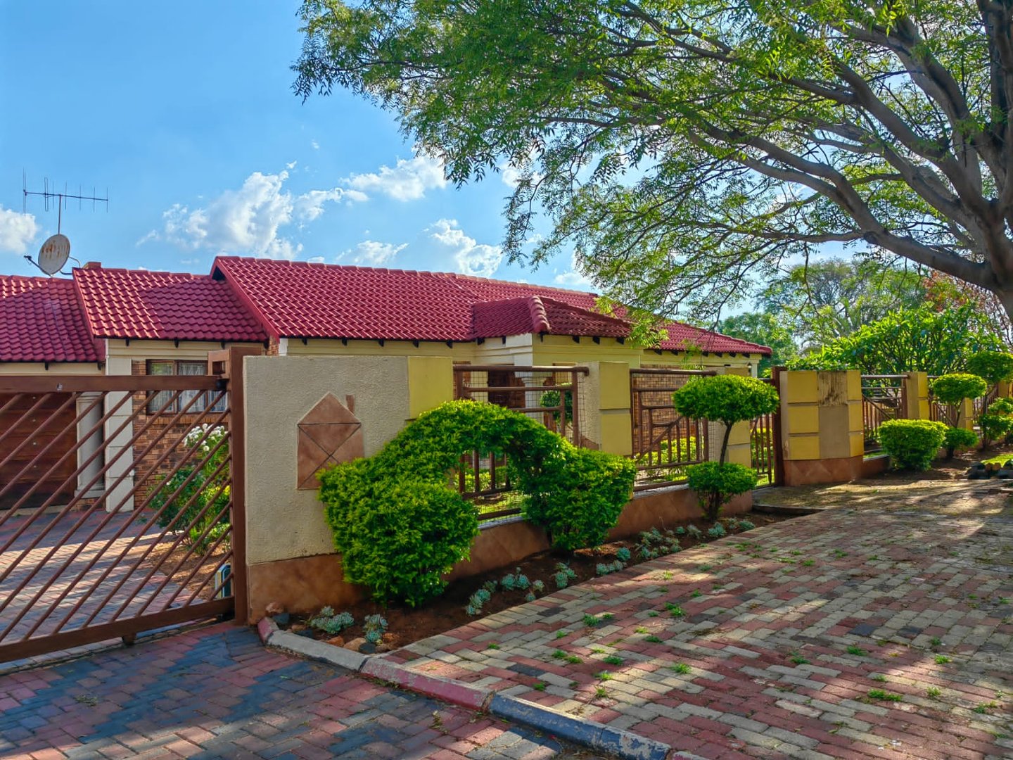 3 Bedroom Property for Sale in The Orchards Gauteng