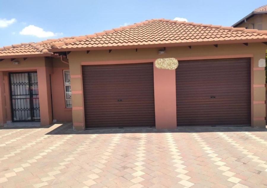 To Let 3 Bedroom Property for Rent in Blue Hills AH Gauteng