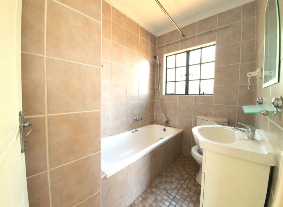 3 Bedroom Property for Sale in Maroeladal Gauteng