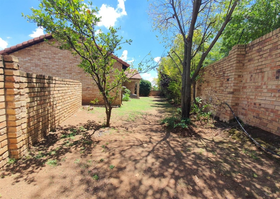 3 Bedroom Property for Sale in Maroeladal Gauteng