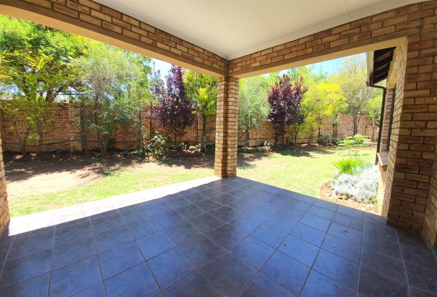 3 Bedroom Property for Sale in Maroeladal Gauteng