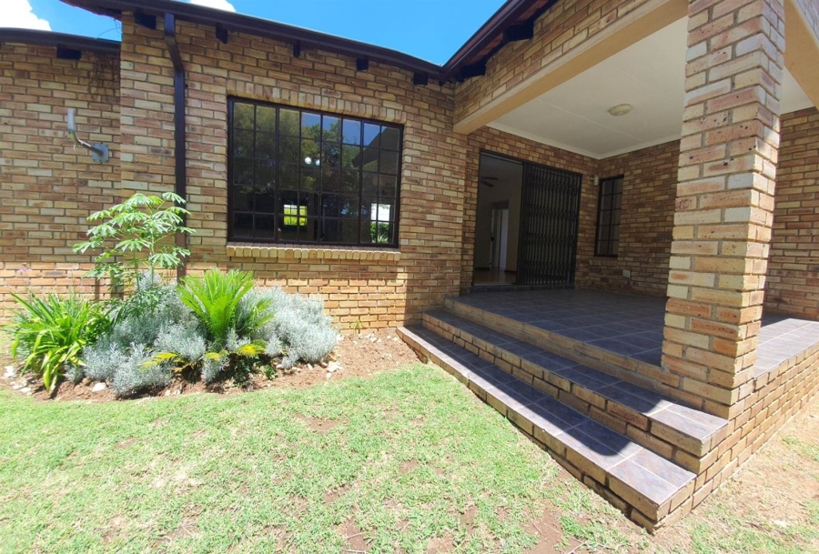 3 Bedroom Property for Sale in Maroeladal Gauteng