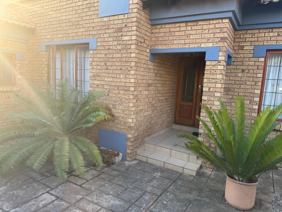 4 Bedroom Property for Sale in Amberfield Ridge Gauteng