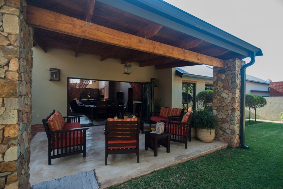 5 Bedroom Property for Sale in Heritage Hill Gauteng