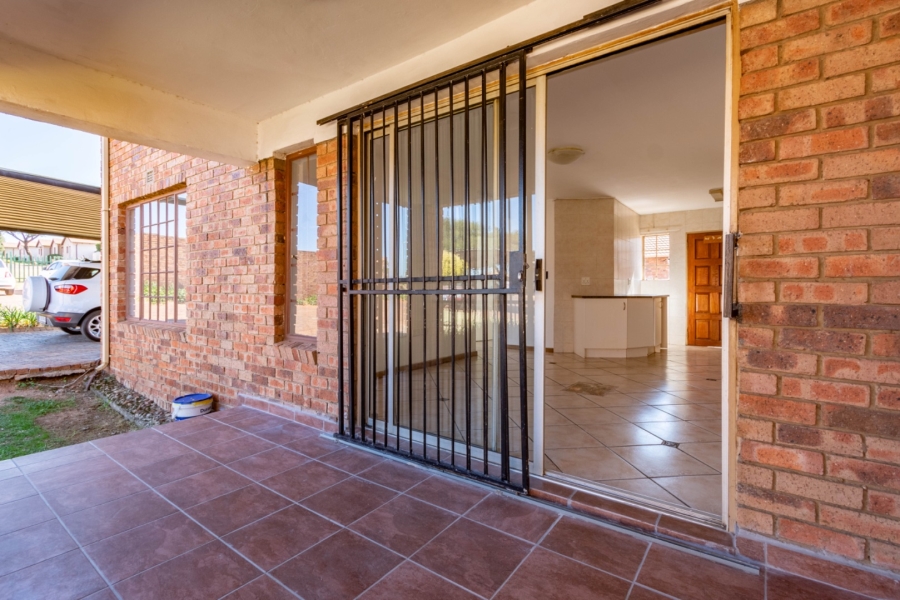 2 Bedroom Property for Sale in Elandspark Gauteng