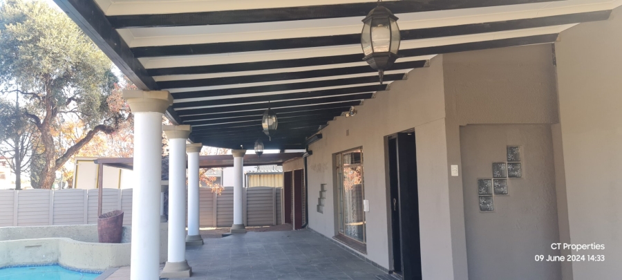 5 Bedroom Property for Sale in Elspark Gauteng